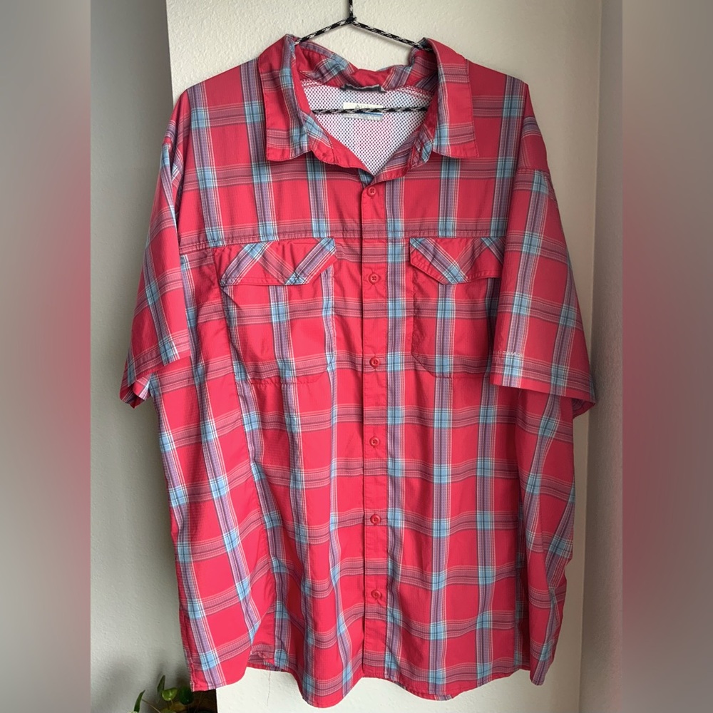 Columbia Men's Red Plaid Short Sleeve Hiking Shirt